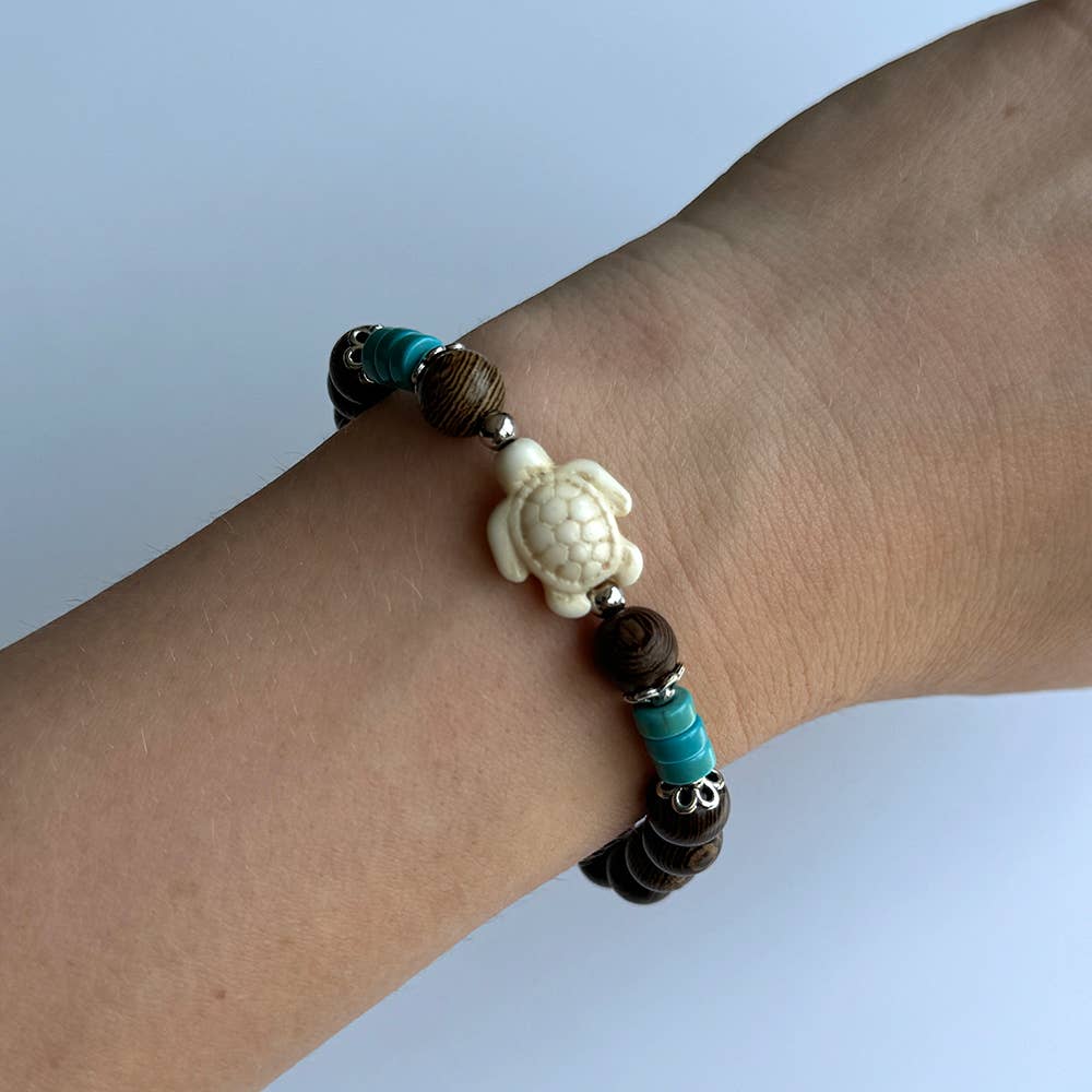Wood Bracelet with Synthetic Turquoise and a Sea Turtle: White