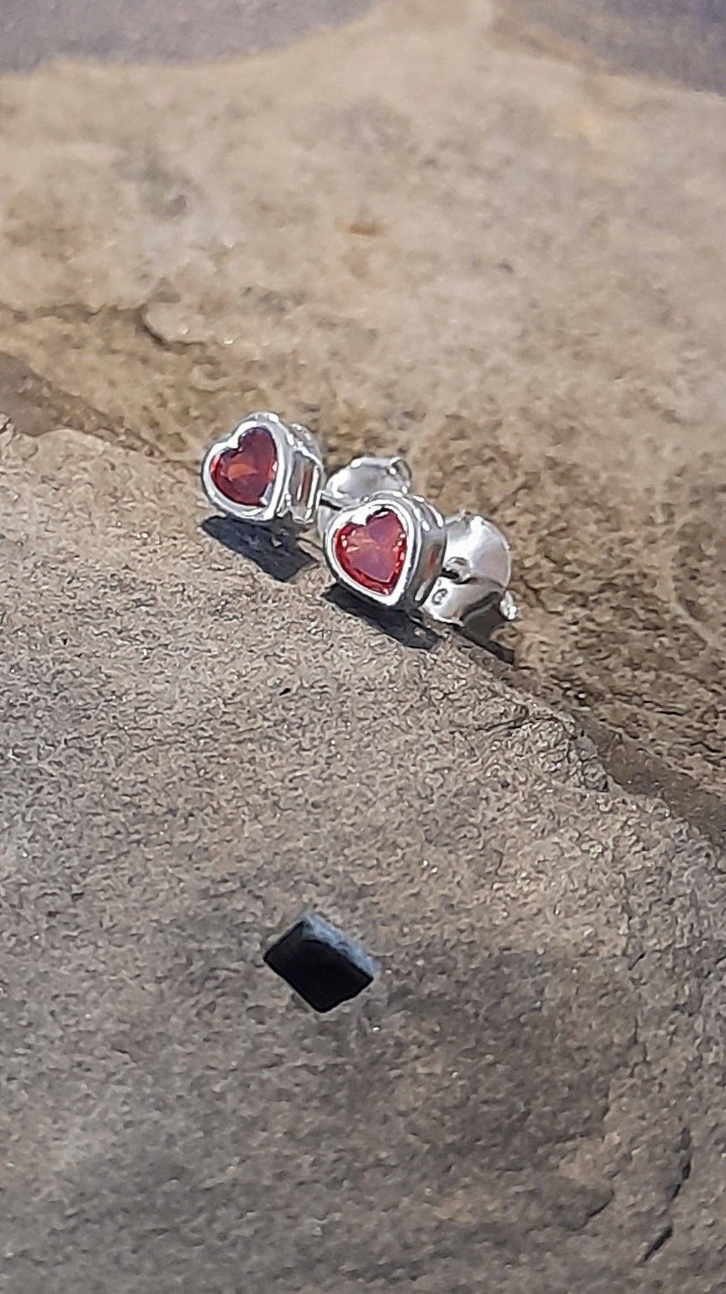 RED 4MM HEART CZ STUD EARRINGS