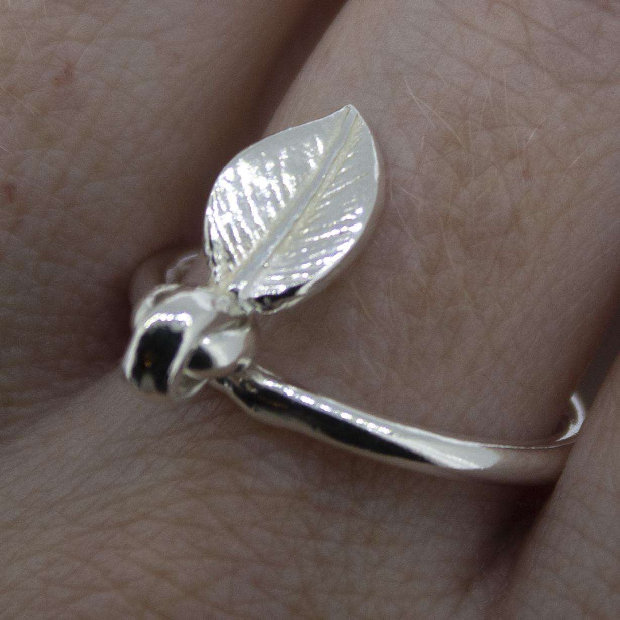 Leaf Dangle Ring