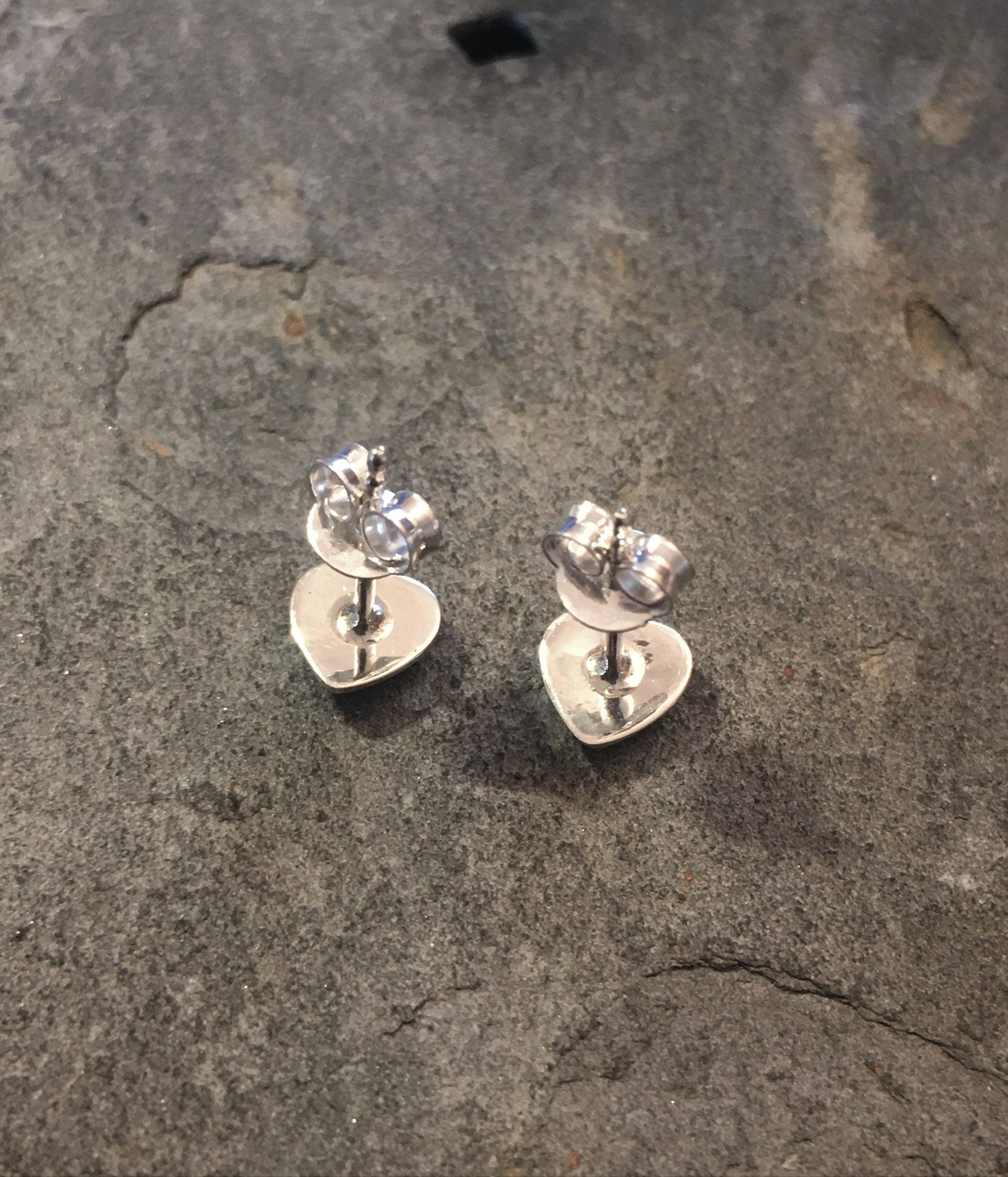 6MM MOTHER OF PEARL HEART STUD EARRINGS