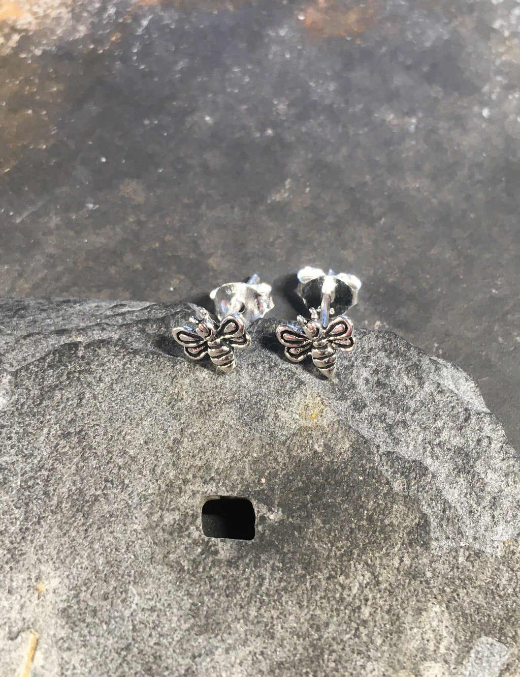 SILVER BEE STUD EARRINGS 6MM
